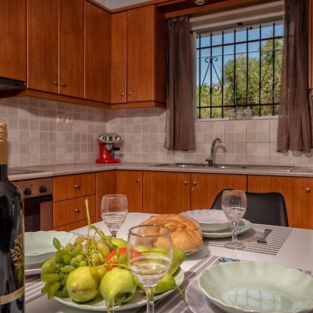 Ruvelis Villa Fiolitis Ngoại thất bức ảnh